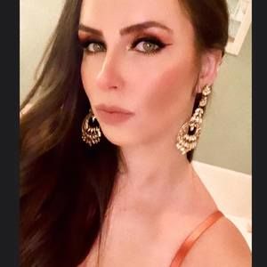 Meet your Posher, Débora aline